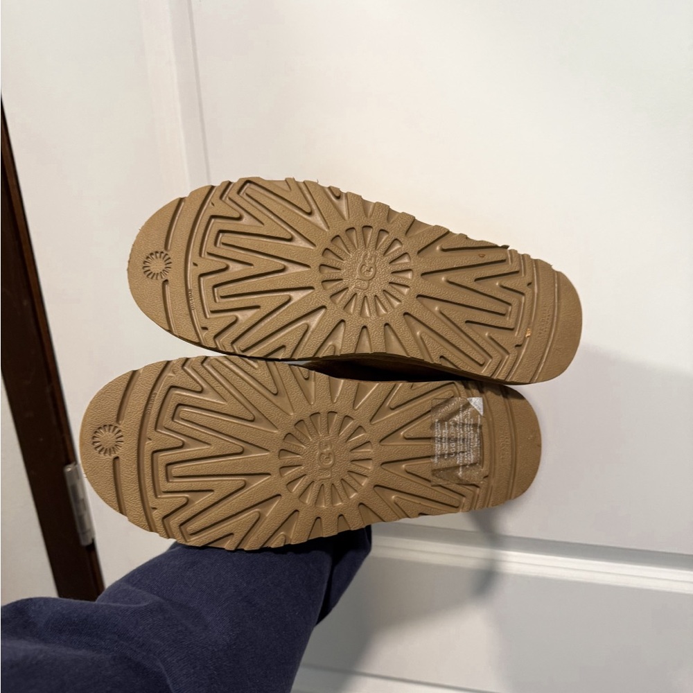 UGG Neumel boots in chestnut suede - Picture 3 of 5